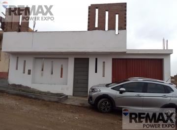 Casa · 80m² · 1 Estacionamiento · Venta de Casa en Estreno en Carabayllo