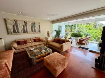 Departamento · 320m² · 4 Dormitorios · 3 Estacionamientos · Venta Amplisimo Dpto. Chacarilla. Frente a Parque.