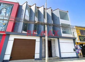Local comercial · 160m² · 4 Dormitorios · Local Comercial de 3 Pisos, con Acabados A1! Listo Para Iniciar Tu Negocio