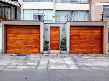 Departamento · 208m² · 3 Dormitorios · 5 Estacionamientos · Departamento + Oficina en Venta - Centro. Com. Monterrico