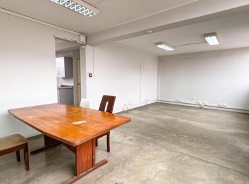 Oficina comercial · 209m² · 2 Estacionamientos · Alquiler Oficina en Ate Limite con La Molina