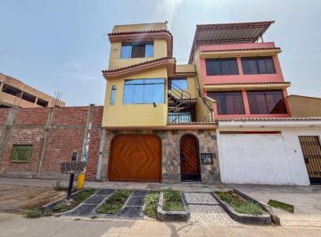 Casa · 320m² · 7 Dormitorios · 1 Estacionamiento · Venta de Casa en Urb. Lucyana, Carabayllo Id: 3 6 8 8 3