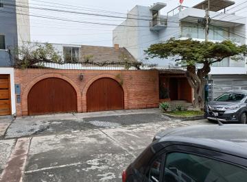 Casa de 6 habitaciones, Lima · Oportunidad At: 450 m² Ac:401 Urb. Girasoles - 2 Casas Independientes Us$720,000
