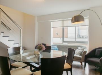 Departamento de 2 habitaciones, Lima · Moderno Dúplex de 2 Habitaciones + Estacionamiento en Miraflores | 80 m²