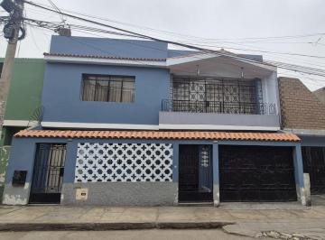 Frontis de la casa · Venta de Casa: ¡Gran Oportunidad en San Martín de Porres!