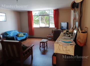 Casa · 430m² · 8 Dormitorios · 1 Estacionamiento · Casa - San Miguel (Lima)