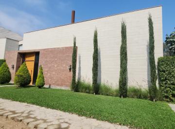 Casa de 5 habitaciones, Lima · Vendo Moderna Casa en Fundo Cieneguilla