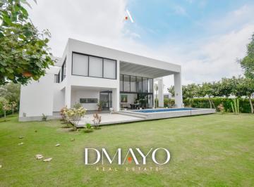 Casa · 465m² · 4 Dormitorios · 2 Estacionamientos · Casa en Venta en "Asia Golf", Dos Pisos, Piscina, Terraza, 5 Dorm, y Linda Vista Al Golf!