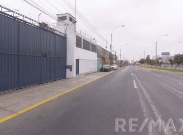 Terreno / Lote · 2000m² · Local Comercial de 2,000 Mt Ubicado en La Cuadra 24 de La Av Venezuela