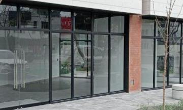 Local comercial , Lima · Venta de Locales Comerciales Puerta a Calle con Vitrina de Exhibición. primavera