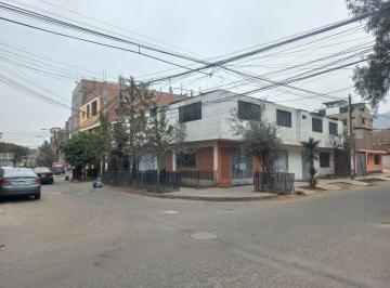 Casa · 350m² · 6 Dormitorios · 1 Estacionamiento · Vendo Casa en San Juan de Lurigancho - 321 m²
