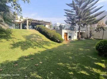 Casa · 378m² · 4 Dormitorios · 2 Estacionamientos · Venta de Exclusiva Casa con Vista a La Laguna en La Molina