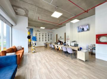 Local comercial · 133m² · 2 Estacionamientos · Local en Independencia