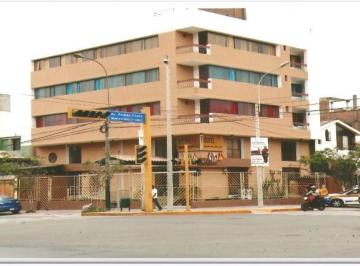 Local comercial · 1309m² · 22 Dormitorios · 6 Estacionamientos · Alquilo Edificio Comercial en Surco