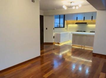Departamento de 4 habitaciones, Lima · Moderno Duplex en Venta en Surquillo - Premium