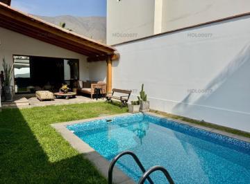 Casa · 368m² · 4 Dormitorios · 3 Estacionamientos · Venta Linda Casa Urb. Rinconada del Lago 2da Etapa, La Molina