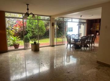 Casa de 4 habitaciones, Lima · Higuereta - Casa con 2 Jardines, 4 Dorm. 2 Cocheras