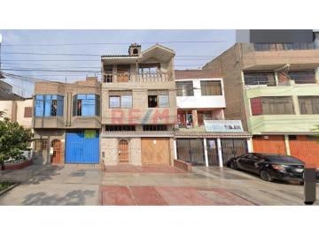 Casa · 336m² · 15 Dormitorios · 1 Estacionamiento · Se Vende Casa Como Terrenoen Zonificcion Comercial