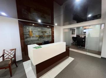 Casa de 4 habitaciones, Lima · Oficina en Alquiler con 2 Cocheras a Espaldas de Canaval y Moreyra