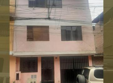 Casa · 90m² · 4 Dormitorios · Venta de Casa Como Terreno - Mariscal Cáceres Junto a Parque (Pvega)
