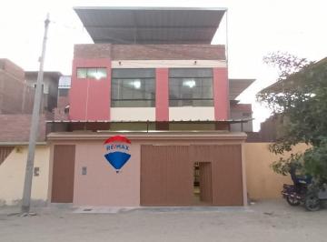 Local comercial · 220m² · 5 Dormitorios · 1 Estacionamiento · Alquilo Local - Casa Comercial – Urb. Los Educadores Piura - Jpinedo