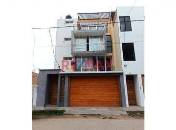 Departamento · 67m² · 3 Dormitorios · 1 Estacionamiento · Departamento en 1er Piso con Cochera en Condominio