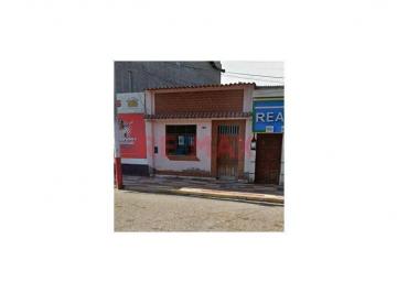 Casa · 100m² · Se Vende Casa en Av28 de Julio (Zona Comercial) a Precio de Terreno / Pacasmayo