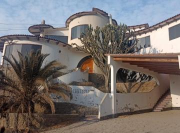 Terreno / Lote · 2000ha · 5 Estacionamientos · Se Vende Casa en La Mejor Zona de Chaclacayo