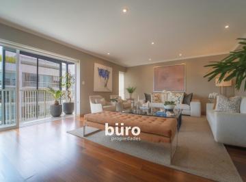 Sala Comedor con Balcón · Moderno Departamento en Venta de 4 Dorm. a Pasos Melitón Porras Miraflores