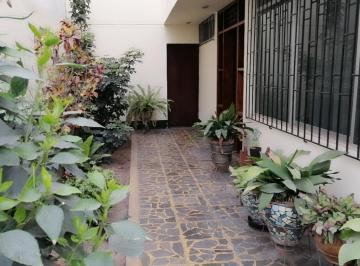 Casa en Venta de 6 habitaciones San Borja · Casa + Dpto. en San Borja