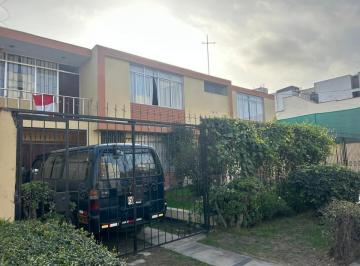 Casa · 309m² · 5 Dormitorios · 3 Estacionamientos · Venta Casa Como Terreno Para Proyecto Inmobiliario, San Borja