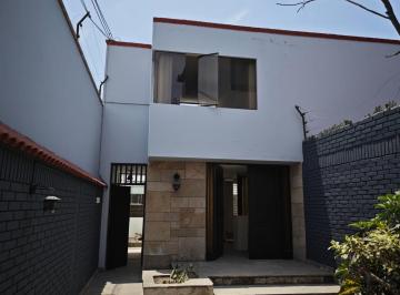 Oficina comercial de 10 habitaciones, Lima · Alquiler de Casa Para Oficina en La Cuadra 5 José Gálvez Barnechea At 400 m²