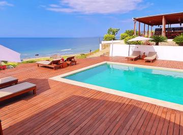 Casa de playa de 5 habitaciones, Contralmirante Villar · Invierte en Tu Paraíso Frente Al Mar: Casa de Playa Lista Para Airbnb en Tumbes
