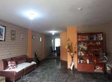 Casa · 160ha · 4 Dormitorios · 1 Estacionamiento · En Venta Casa Amplia, en Urb. Las Flores en San Martín de Porres
