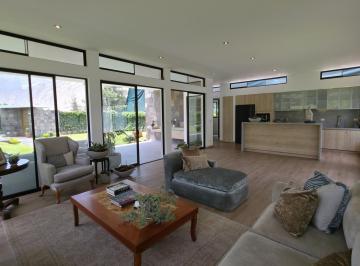 Casa · 292ha · 5 Dormitorios · 2 Estacionamientos · Venta Casa de Estreno con Piscina en Condominio La Quebrada – Cieneguilla