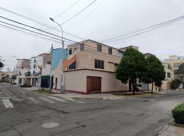 Casa de 6 habitaciones, Lima · Chorrillos - Venta Casa - Área 183 m²