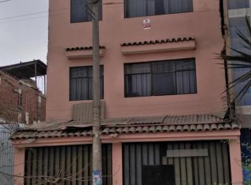 Casa · 210ha · 4 Dormitorios · 3 Estacionamientos · Casa en Venta, en Villa El Salvador, Av Pachacutec