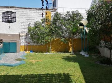 Casa · 103m² · 4 Dormitorios · 2 Estacionamientos · Casa de Playa en Venta en Mollendo