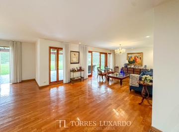 Casa de 4 habitaciones, Lima · Venta Casa con Amplio Jardín en Camacho de Una Planta, 4 Habitaciones