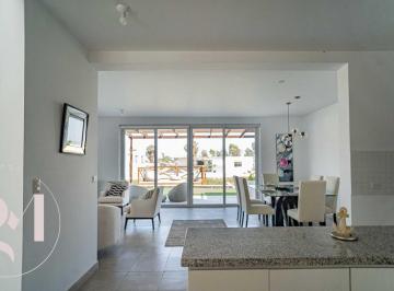 Casa de playa de 4 habitaciones, Cañete · Vive Frente a La Laguna o Al Mar, Rodeado de Naturaleza, Exclusividad y Confort
