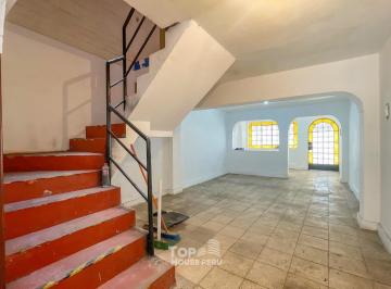 Casa de 7 habitaciones, Lima · Remato Casa en Av Jorge Chavez de 3 Pisos y Azotea con 7 Hab - Surco