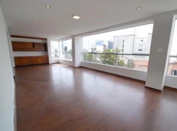 Departamento de 5 habitaciones, Lima · ¡Vive en El Corazón de San Isidro con Estilo y Comodidad!