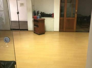 Oficina comercial · 100m² · 4 Dormitorios · 3 Estacionamientos · Alquilo Oficina en Primer Piso en San Borja Super Bien Ubicada en Casa en Esquina