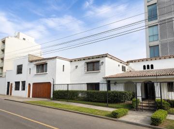 Casa · 390ha · 6 Dormitorios · 5 Estacionamientos · Casa Venta Surco Jr. Los Morochucos en Sta. Constanza Precio $780,000 At 400 m².