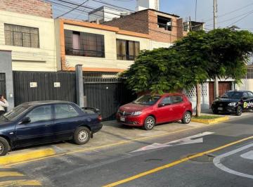 Casa · 146ha · 4 Dormitorios · 2 Estacionamientos · Casa en Venta en San Miguel Limite con Pueblo Libre