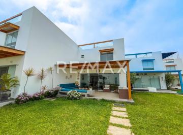 Casa · 130m² · 4 Dormitorios · 2 Estacionamientos · Se Vende Linda y Amplia Casa de Playa en Condominio Kentia Puerto Viejo Km 71 Panamericana Sur.