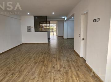 Oficina comercial · 98m² · 1 Estacionamiento · Oficina en San Isidro Recién Remodelada, Linda!