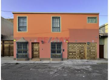 Casa · 240m² · 1 Estacionamiento · Casa Colonial en Alquiler Cerca a Centro Cívico de Trujillo
