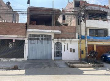 Casa · 316m² · 6 Dormitorios · 4 Estacionamientos · Casa de 2 Pisos en Zona Residencial Cerrada - San Martín de Porres