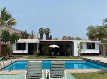 Casa · 1080m² · 6 Dormitorios · 6 Estacionamientos · Vendo Linda Casa en Jiron La Punta 1, Sol de La Molina, La Molina